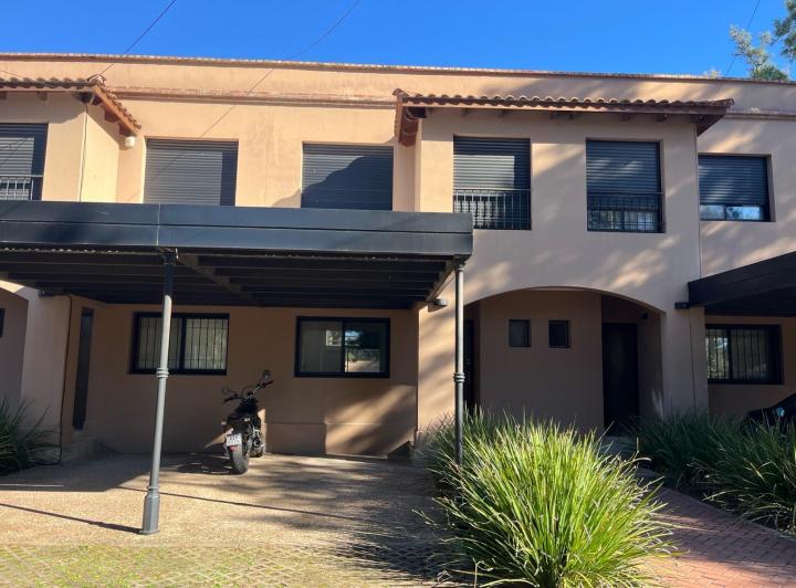 Casa · 150m² · 4 Ambientes · 1 Cochera