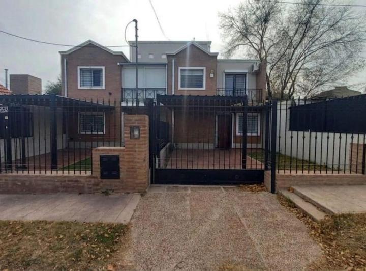 Casa · 160m² · 3 Dormitorios · 1 Cochera