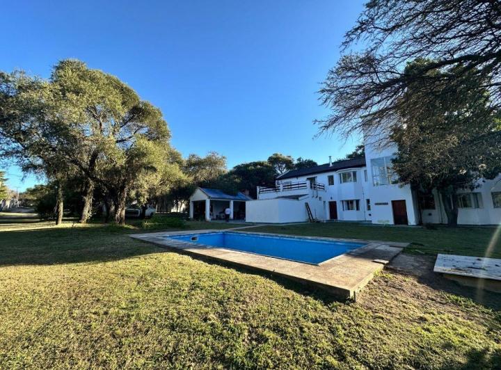 Casa · 510m² · 15 Ambientes · 4 Cocheras