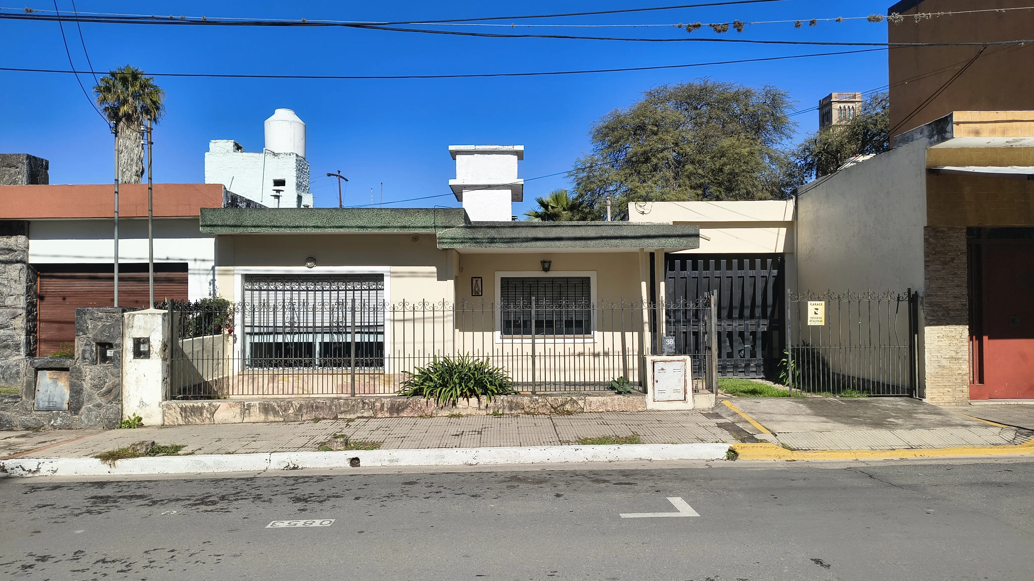 casa de 2 dorm. Villa Allende centro