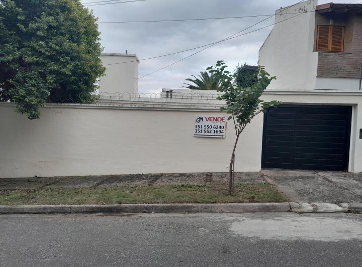 Casa · 99m² · 6 Ambientes · 1 Cochera