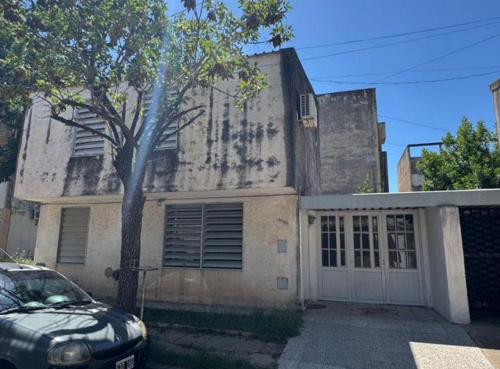 Casa · 86m² · 7 Ambientes · 1 Cochera