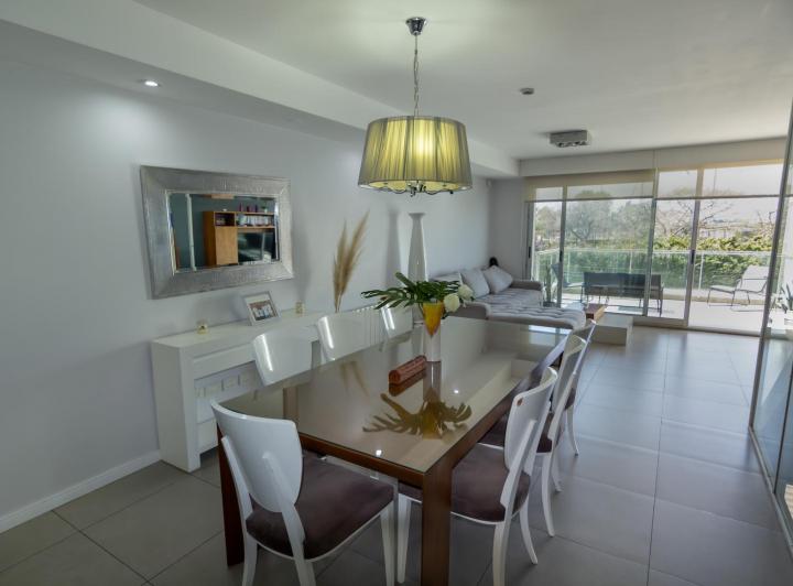 Casa · 170m² · 5 Ambientes · 3 Cocheras