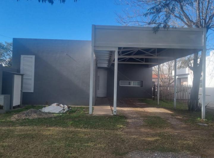 Casa · 85m² · 1 Dormitorio · 2 Cocheras