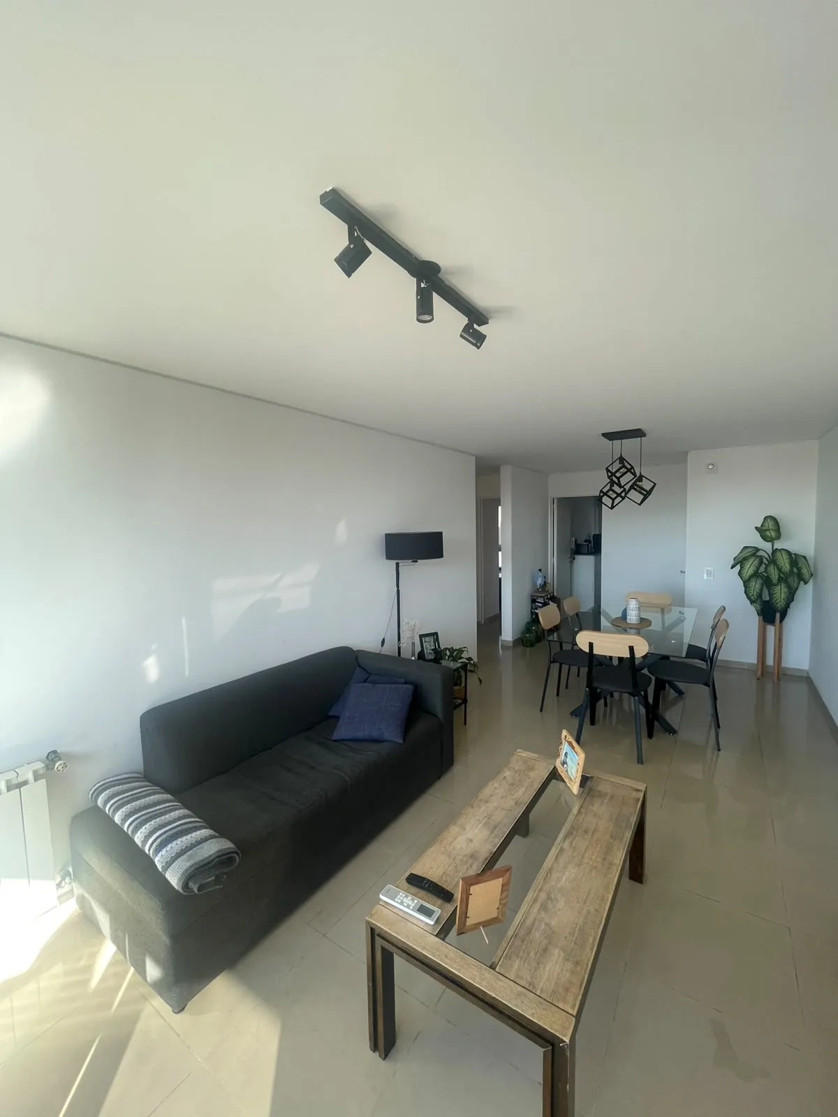 VENDO DPTO DE DOS DORMITORIOS CON BALCON AMPLIO , COCHERA Y BAULERA.  EDIFICIO SONOMA III B GENERAL PAZ.