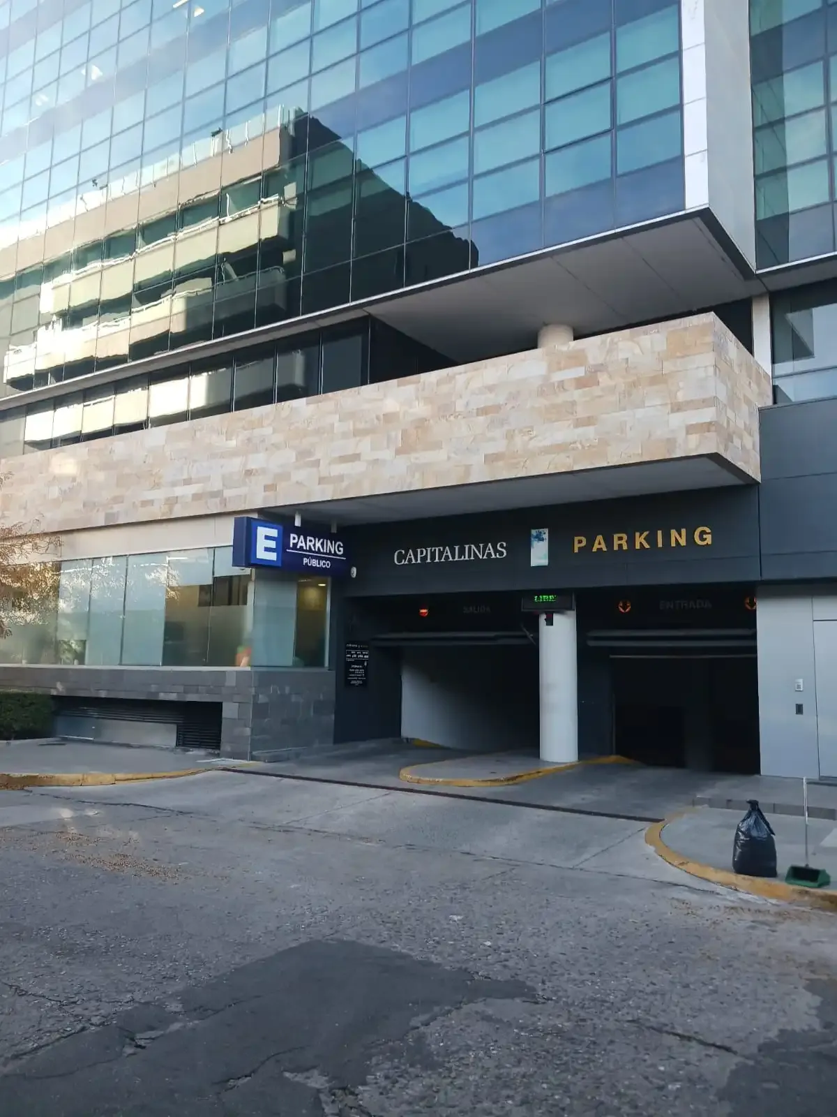 COCHERA A LA VENTA