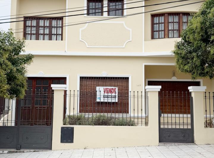 Casa · 278m² · 11 Ambientes · 1 Cochera