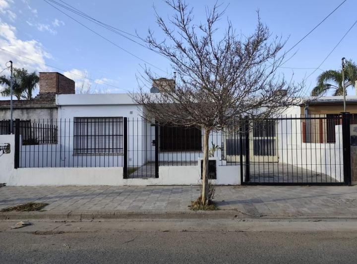 Casa · 101m² · 5 Ambientes · 1 Cochera