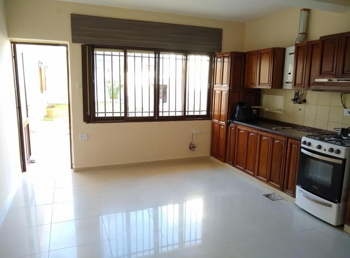 Casa · 140m² · 10 Ambientes · 1 Cochera