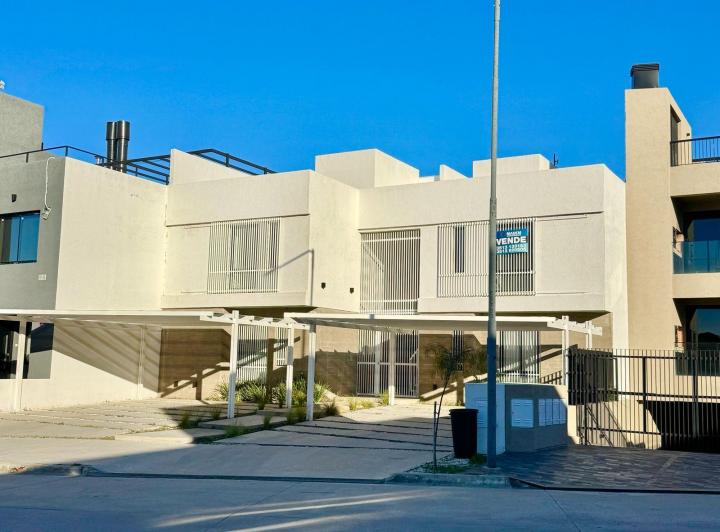 Departamento · 81m² · 2 Dormitorios · 2 Cocheras