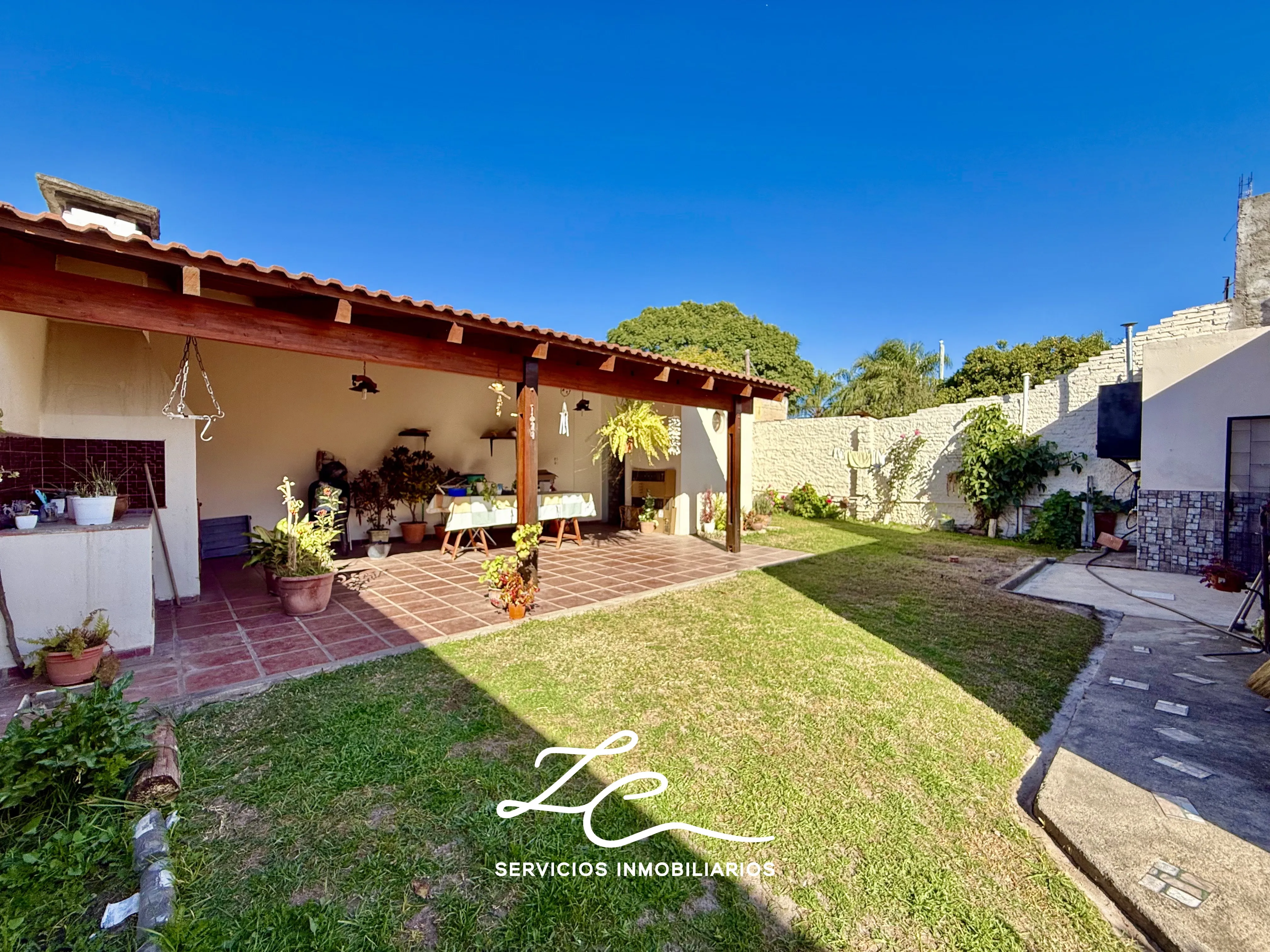 SE VENDE CASA 3 DORMITORIOS B° RES. SAN CARLOS
