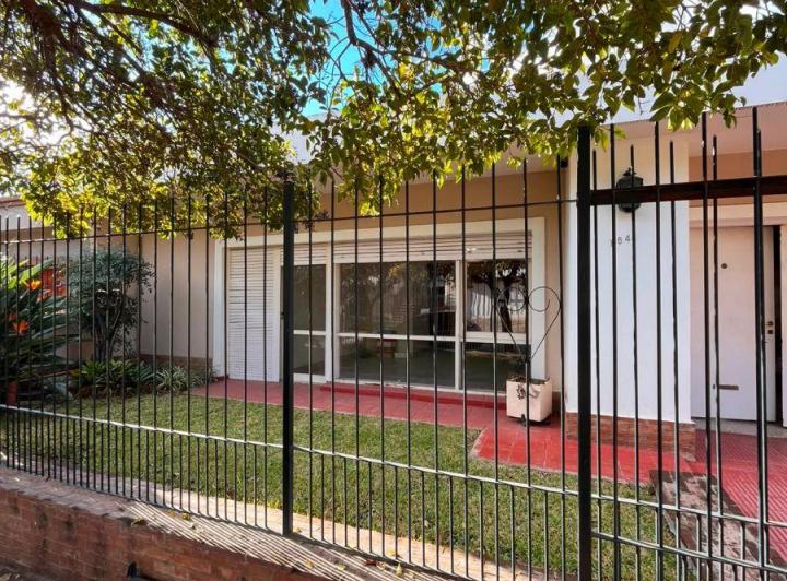Casa · 173m² · 5 Ambientes · 2 Cocheras