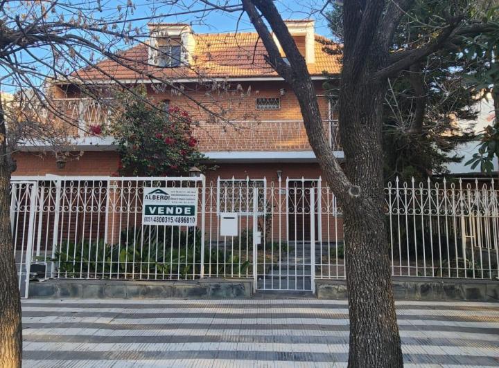 Casa · 269m² · 8 Ambientes
