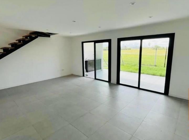 Casa · 146m² · 4 Ambientes · 2 Cocheras
