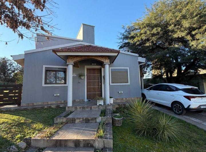 Casa · 188m² · 5 Ambientes · 2 Cocheras