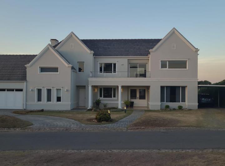 Casa · 520m² · 4 Ambientes