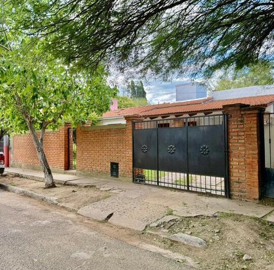 Casa · 164m² · 5 Ambientes · 1 Cochera