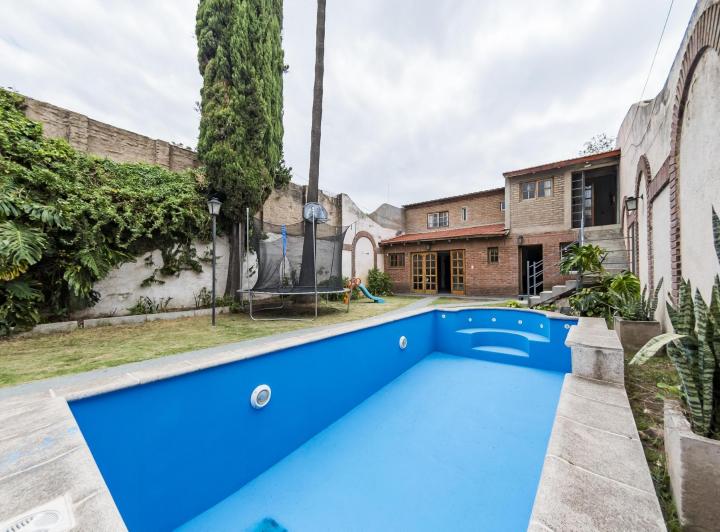 Casa · 425m² · 15 Ambientes