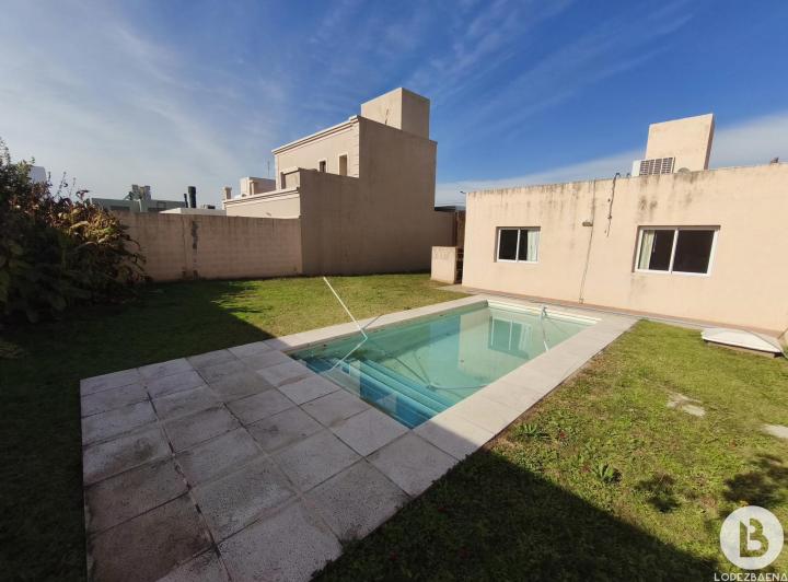Casa · 160m² · 9 Ambientes · 2 Cocheras