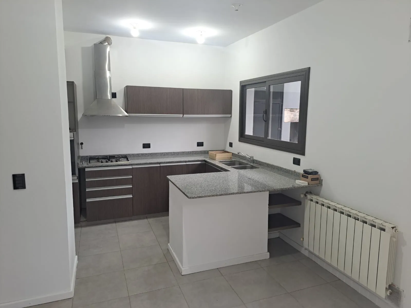 CHACRA DEL NORTE - DUPLEX 3 DORMITORIOS SUITE C/CALEFACCIÓN CENTRAL BARRIO  CERRADO