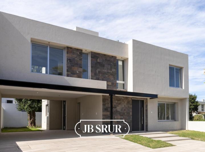 Casa · 212m² · 5 Ambientes
