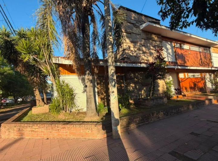 Casa · 290m² · 1 Ambiente · 1 Cochera