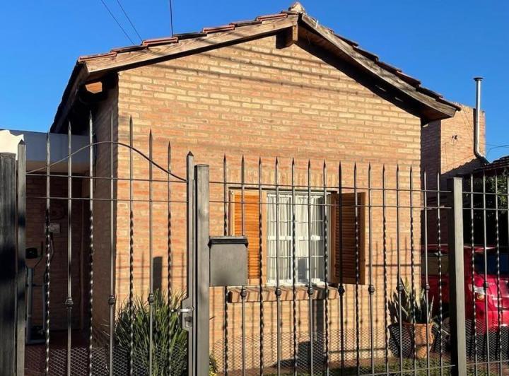 Casa · 128m² · 7 Ambientes · 1 Cochera
