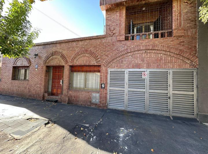 Casa · 137m² · 5 Ambientes · 1 Cochera