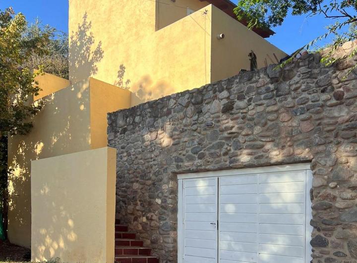 Casa · 140m² · 5 Ambientes · 1 Cochera