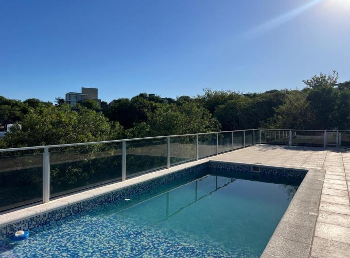 Casa · 250m² · 4 Ambientes · 2 Cocheras