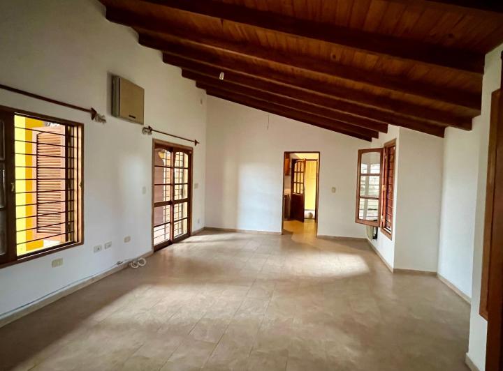 Casa · 125m² · 5 Ambientes · 2 Cocheras