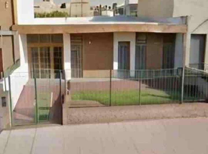 Casa · 180m² · 6 Ambientes · 1 Cochera