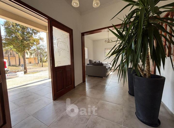 Casa · 379m² · 8 Ambientes · 2 Cocheras