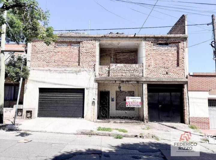 Casa · 145ha · 5 Ambientes · 1 Cochera