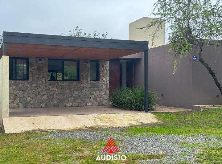 Casa · 230m² · 5 Ambientes · 2 Cocheras