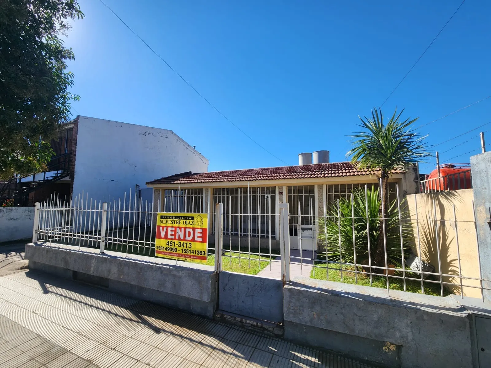 Zona Sur - Amplio Lote - Casa + Dpto + Galpón