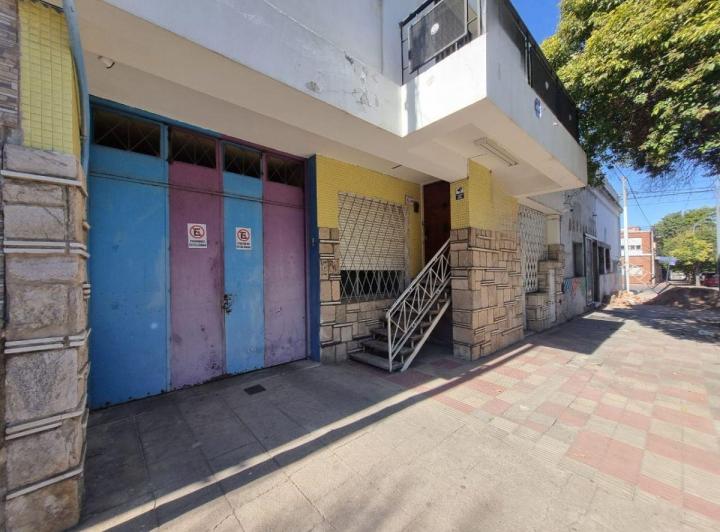 Casa · 487m² · 4 Ambientes · 5 Cocheras