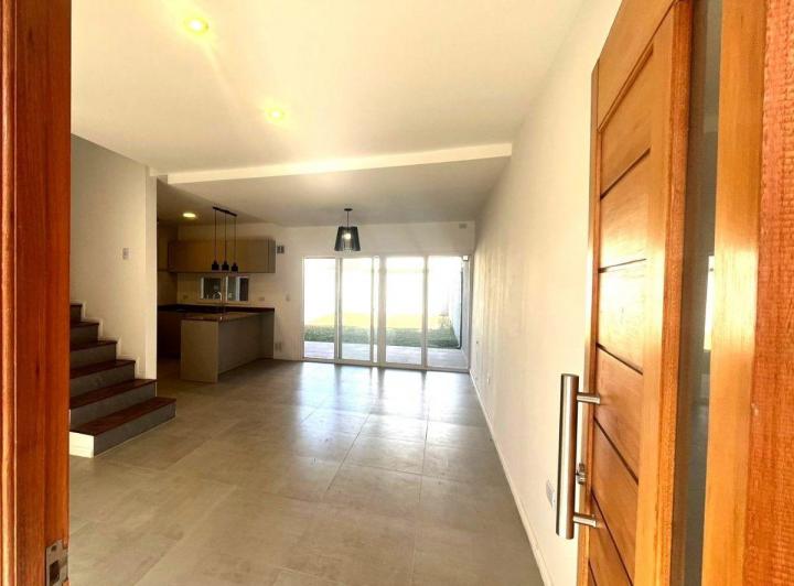 Casa · 172m² · 4 Ambientes · 2 Cocheras