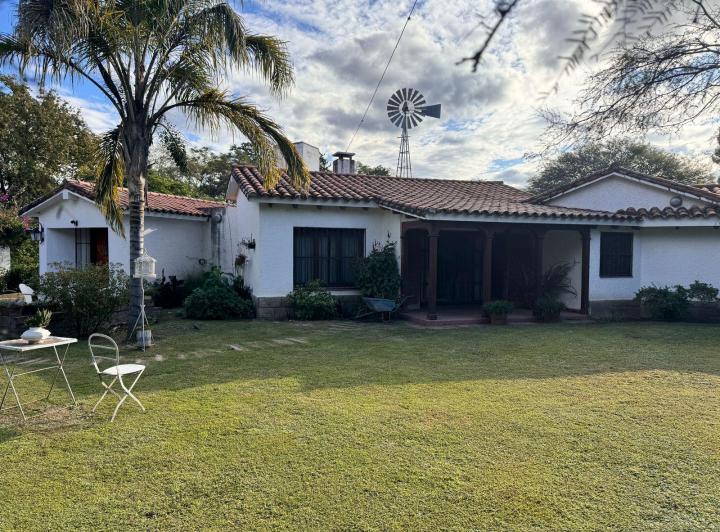 Casa · 360m² · 4 Ambientes · 4 Cocheras