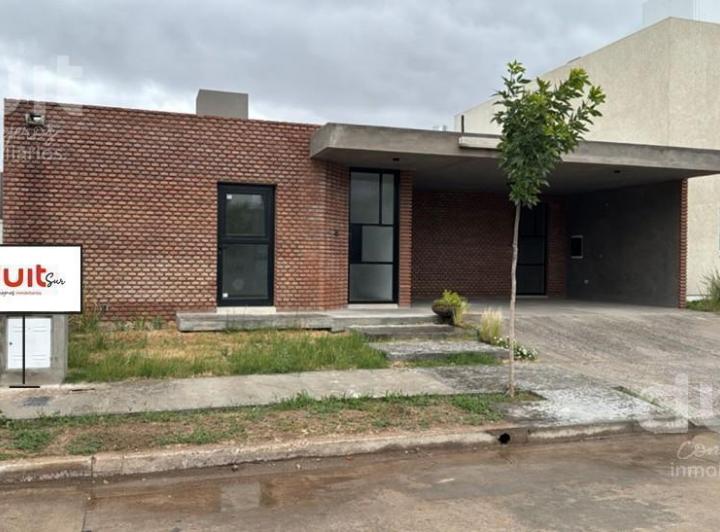 Casa · 190m² · 6 Ambientes · 2 Cocheras