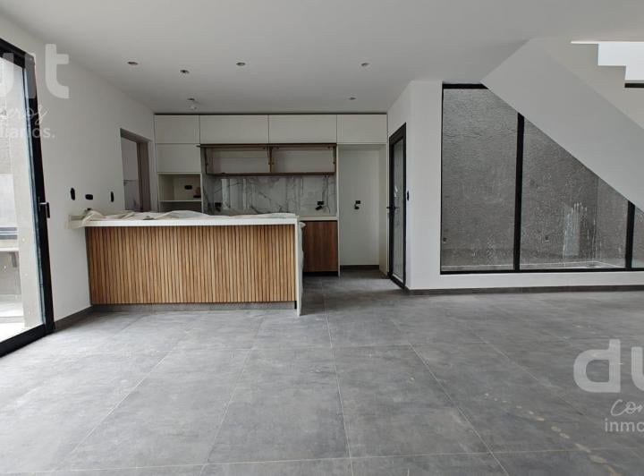 Casa · 150m² · 5 Ambientes · 2 Cocheras