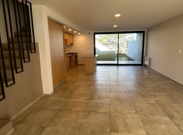 Casa · 171m² · 4 Ambientes · 1 Cochera