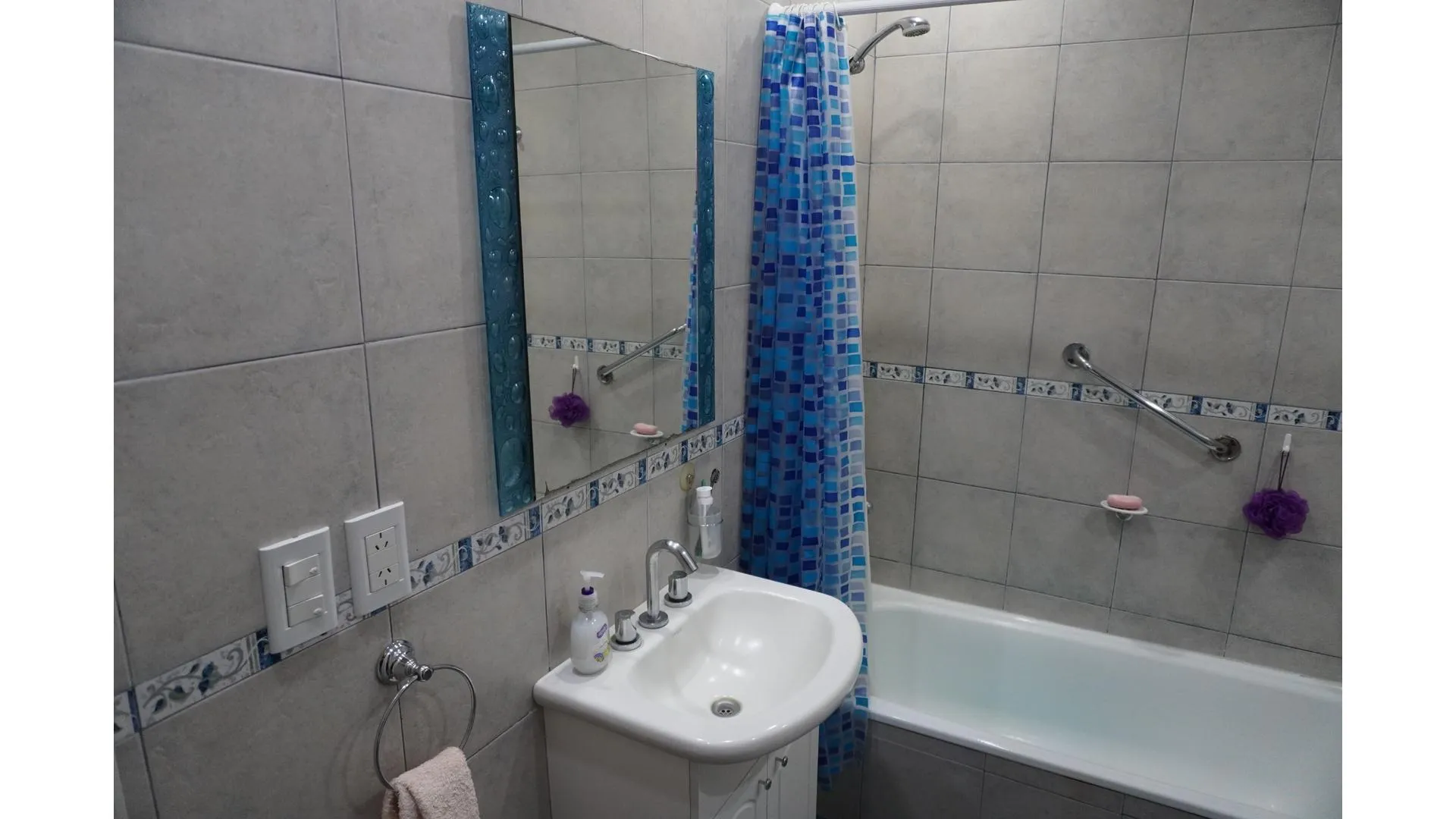 Casa M/Luminosa Lote Propio 2 Dormitorios en Barrio Bosques