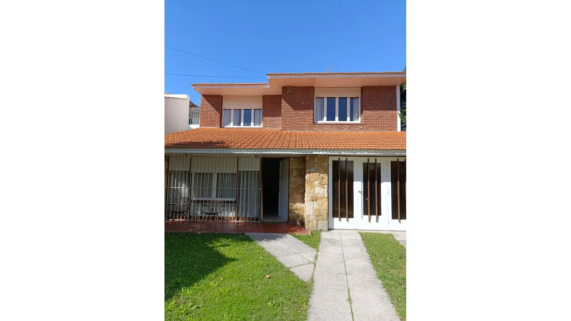 CASA EN VENTA CUATRO AMBIENTES EN LOS TRONCOS