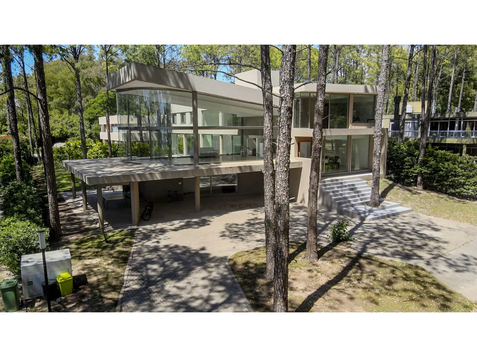 Venta Casa en Puerto Paraiso - 4 dormitorios vista al río