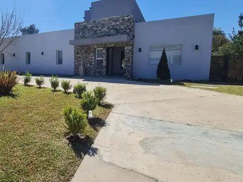 Casa en Venta en Santa Irene, Countries y Barrios Cerrados en Lujan