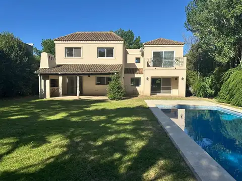 Casa en Venta en Saint Matthews, Countries y Barrios Cerrados en Pilar