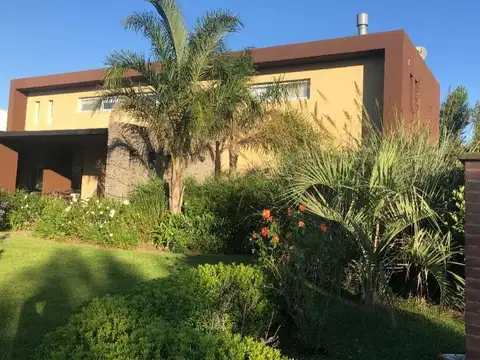 Casa en Venta en Haras Santa Maria, Countries y Barrios Cerrados en Escobar