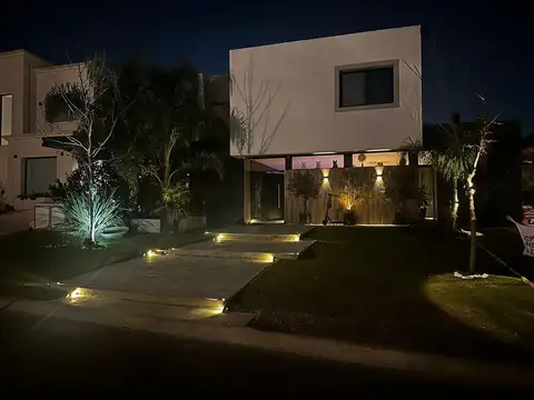 Casa en Venta en Pilar del Este - Santa Elena, Countries y Barrios Cerrados en Pilar