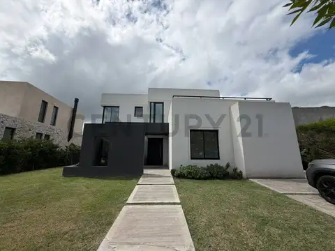 Casa en Venta en Barrio el Cazador, Partido de Escobar